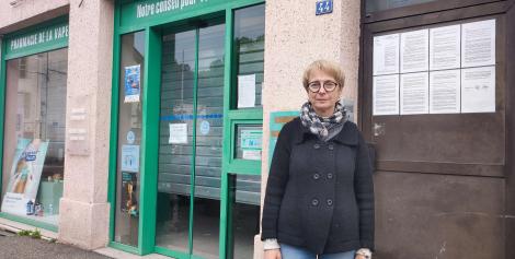 Titulaire à Oyonnax, Marie-Claire Augée ne sait pas quand elle pourra de nouveau travailler dans sa pharmacie